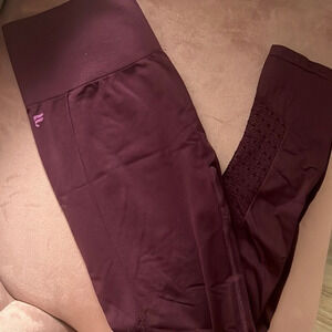 Fabletics Sync High Waisted Perforated‎ 7/8